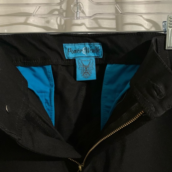 Power & Wealth
Pants zipper Ankles - Picture 5 of 10